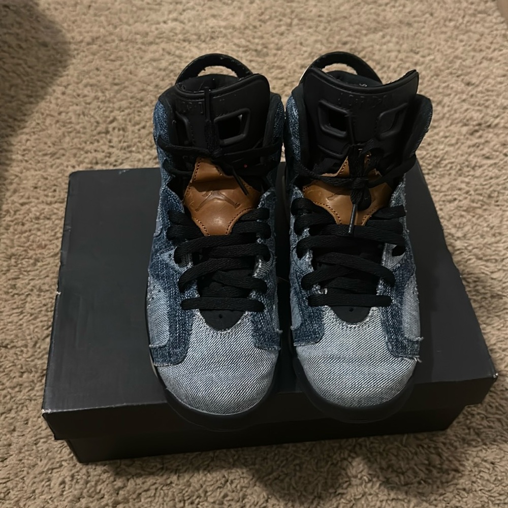 JORDAN 6 LEVIS